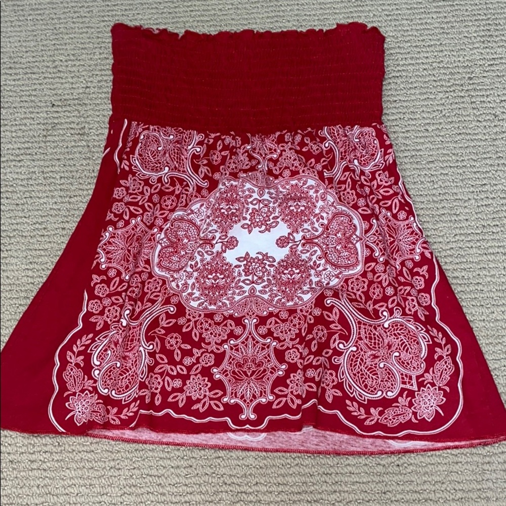 Tube top, stetchy, size medium fits small)